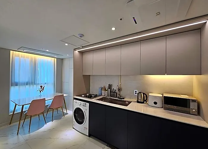 Sunneung Station, Near Park 4* ソウル特別市